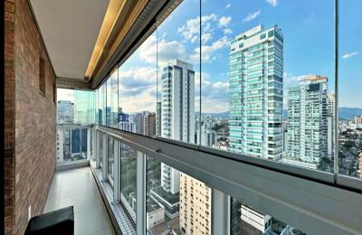 Apartamento 3 Dormitórios no Embaré